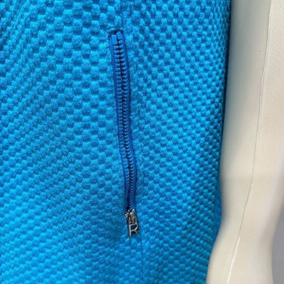 RABE HONEYCOMB EMBOSSED GILET JACKET. BLUE. - Picture 4 of 9